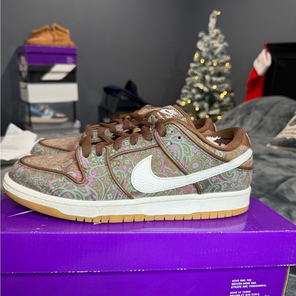 Nike SB Brown Paisley Sneakers - Picture 4 of 9